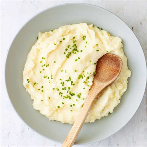 How does Mashed Yukon Gold Potatoes fit into your Daily Goals - calories, carbs, nutrition