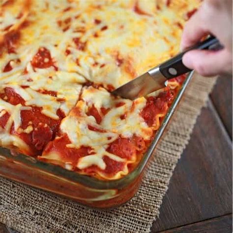 How does Meat Lasagna - cut 3x3 fit into your Daily Goals - calories, carbs, nutrition