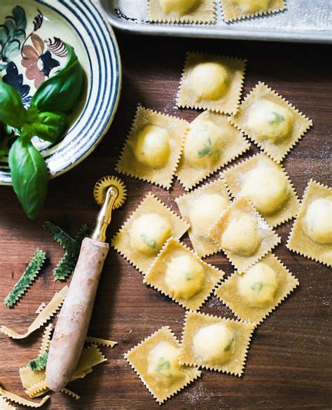 How does Meat Ravioli, 8 Each fit into your Daily Goals - calories, carbs, nutrition