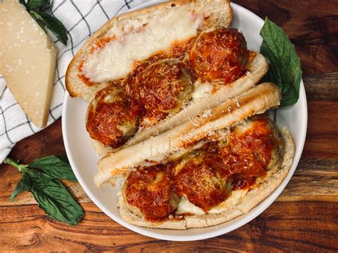 How does Meatball Parmesan Sub (15994.0) fit into your Daily Goals - calories, carbs, nutrition