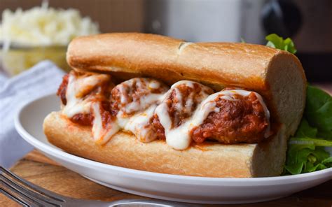 How does Meatball Sub on Whole Wheat fit into your Daily Goals - calories, carbs, nutrition