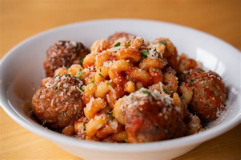 How does Meatball and Provolone Sub Fra Diavolo fit into your Daily Goals - calories, carbs, nutrition