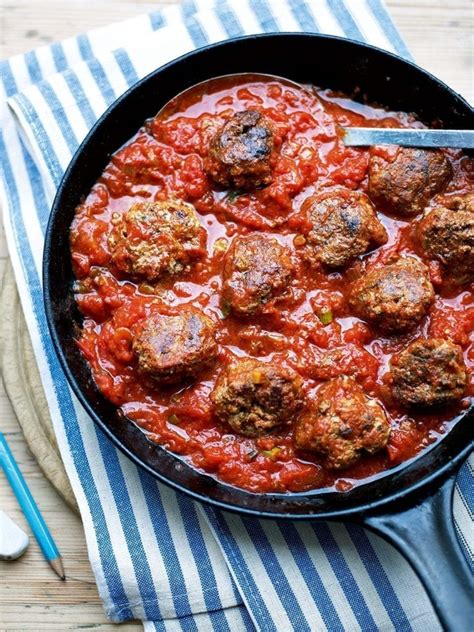 How does Meatballs Beef 80/20 Spicy with Tomato Sauce fit into your Daily Goals - calories, carbs, nutrition