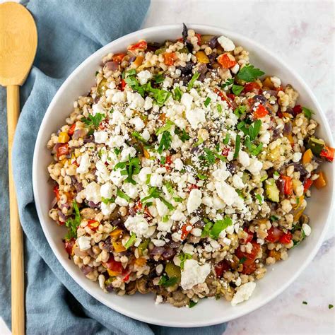 How does Mediterranean Barley Salad fit into your Daily Goals - calories, carbs, nutrition