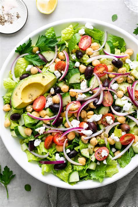 How does Mediterranean Chopped Salad fit into your Daily Goals - calories, carbs, nutrition