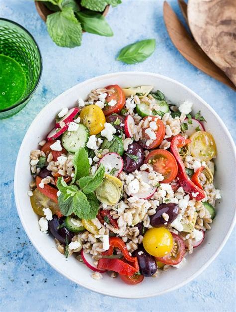 How does Mediterranean Farro Salad fit into your Daily Goals - calories, carbs, nutrition