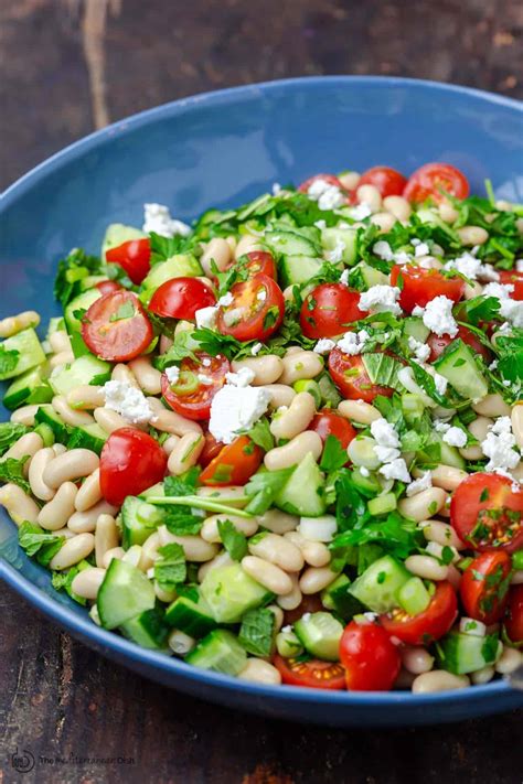 How does Mediterranean White Bean Salad fit into your Daily Goals - calories, carbs, nutrition