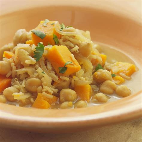 How does Middle Eastern Chickpea and Rice Stew fit into your Daily Goals - calories, carbs, nutrition