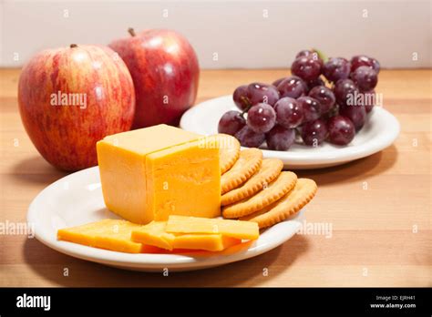 How does Mild Cheddar Cheese withSeedless Grapes Crackers fit into your Daily Goals - calories, carbs, nutrition