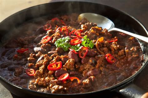 How does Minced Beef Chilli Con Carne. 100% Irish Beef fit into your Daily Goals - calories, carbs, nutrition