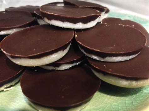 How does Mini Peppermint Patties fit into your Daily Goals - calories, carbs, nutrition