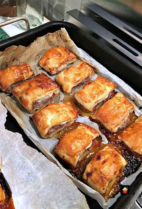 How does Mini Sausage Roll with Red Onion Chutney fit into your Daily Goals - calories, carbs, nutrition