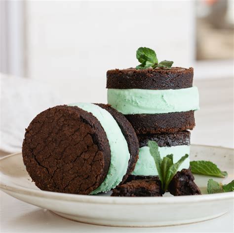 How does Mint Ice Cream Sandwich fit into your Daily Goals - calories, carbs, nutrition