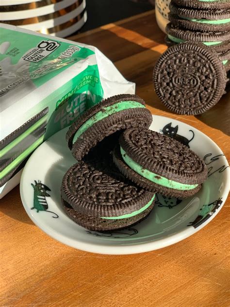 How does Mint Oreo fit into your Daily Goals - calories, carbs, nutrition