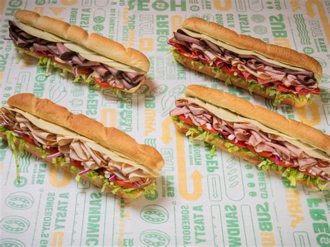 How does Mixed Deli Sub fit into your Daily Goals - calories, carbs, nutrition