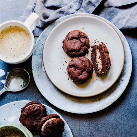 How does Mocha Sandwich fit into your Daily Goals - calories, carbs, nutrition