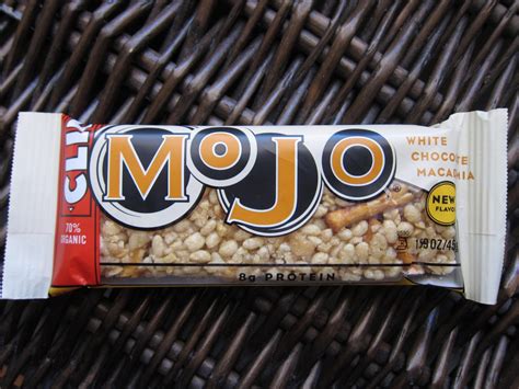 How does Mojo White Chocolate Macadamia fit into your Daily Goals - calories, carbs, nutrition