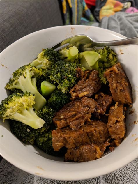 How does Mongolian Seitan with Fried Noodles fit into your Daily Goals - calories, carbs, nutrition