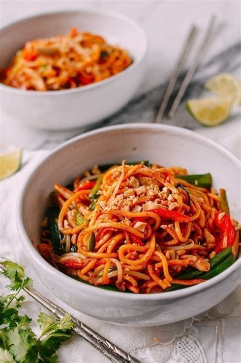 How does Mongolian Wok Red Curry Chicken and Noodles fit into your Daily Goals - calories, carbs, nutrition