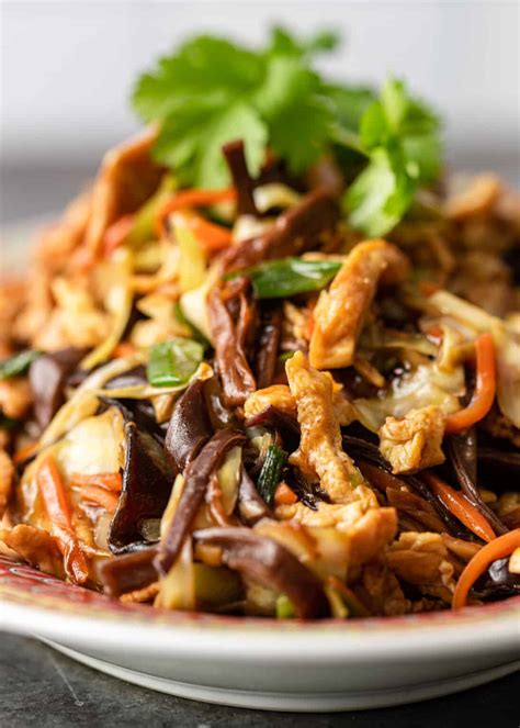 How does Moo Shu Pork Bun fit into your Daily Goals - calories, carbs, nutrition