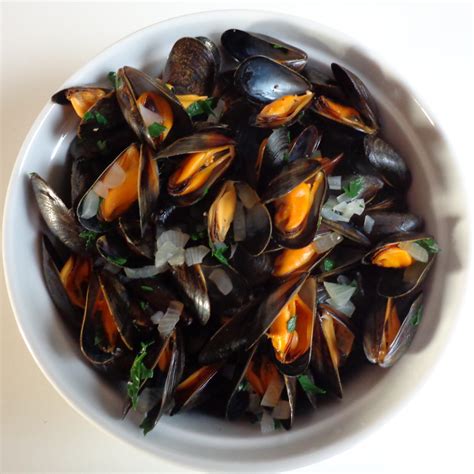 How does Moules Mariniere fit into your Daily Goals - calories, carbs, nutrition