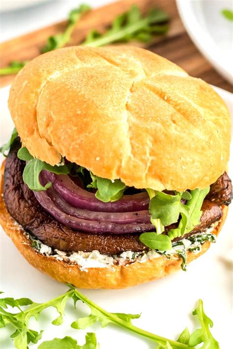 How does Mushroom Burger, on Kaiser Roll fit into your Daily Goals - calories, carbs, nutrition