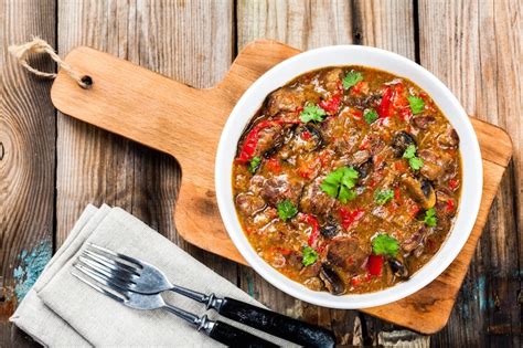 How does Mushroom Goulash fit into your Daily Goals - calories, carbs, nutrition