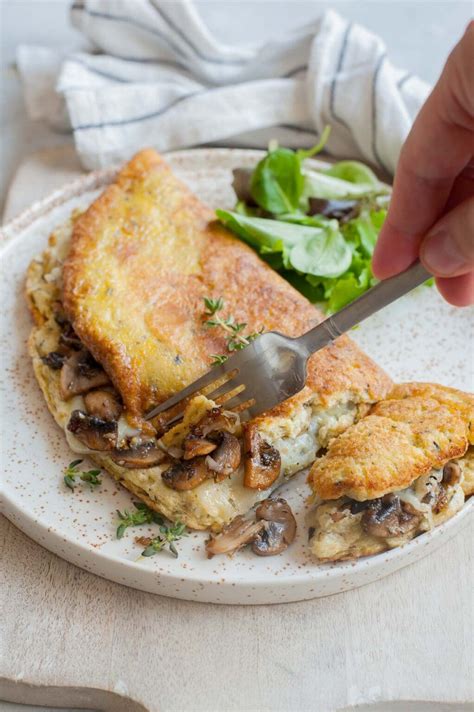 How does Mushroom Omelet fit into your Daily Goals - calories, carbs, nutrition