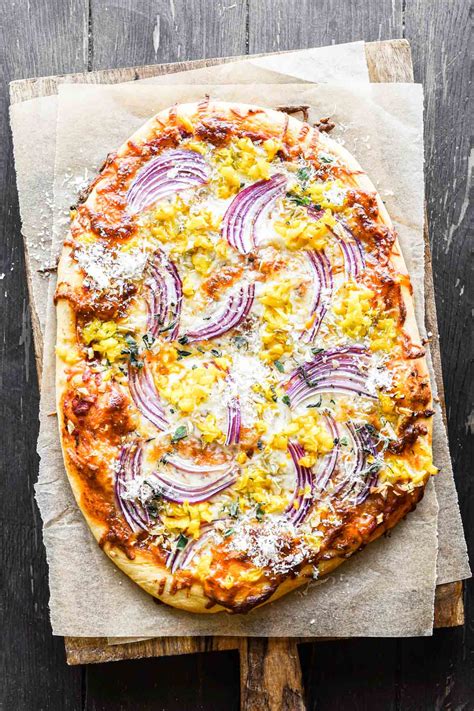 How does Mushroom Onion Pepperoncini Pizza fit into your Daily Goals - calories, carbs, nutrition