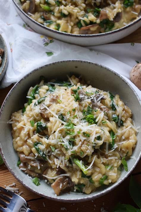 How does Mushroom and Spinach Risotto fit into your Daily Goals - calories, carbs, nutrition