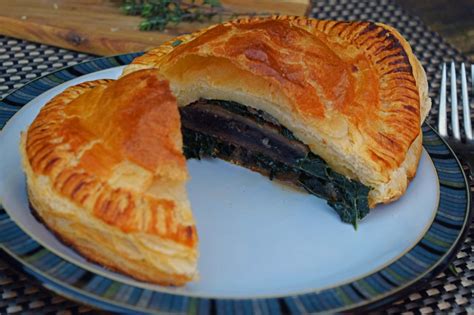 How does Mushroom and Stilton Wellington fit into your Daily Goals - calories, carbs, nutrition