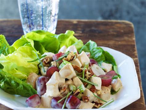 How does Napa Valley Chicken Entree Salad fit into your Daily Goals - calories, carbs, nutrition