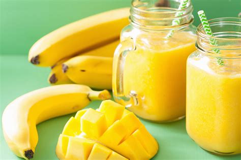 How does Natural Smoothie Mango Banana 32 oz fit into your Daily Goals - calories, carbs, nutrition