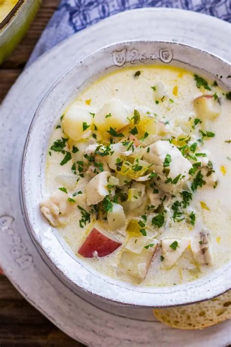 How does New England Fish Chowder 12 oz fit into your Daily Goals - calories, carbs, nutrition