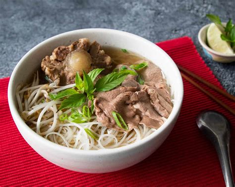 How does Noodle Bowl Beef Pho fit into your Daily Goals - calories, carbs, nutrition