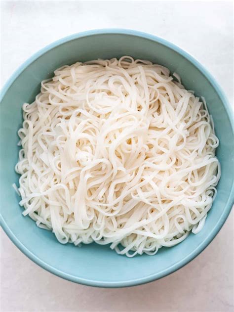 How does Noodle Rice Stick Cooked Basic Method 3/4 Cup fit into your Daily Goals - calories, carbs, nutrition