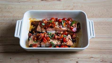 How does Norwegian-Style Baked Salmon fit into your Daily Goals - calories, carbs, nutrition