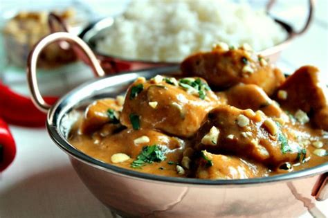 How does Nutty Chicken Curry fit into your Daily Goals - calories, carbs, nutrition