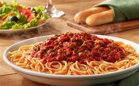 How does OLIVE GARDEN, spaghetti with meat sauce fit into your Daily Goals - calories, carbs, nutrition