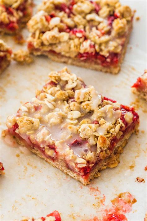 How does Oat Bar with Strawberry fit into your Daily Goals - calories, carbs, nutrition