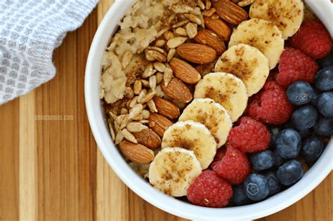 How does Oatmeal Fruit, Nut, and Seed Medley fit into your Daily Goals - calories, carbs, nutrition