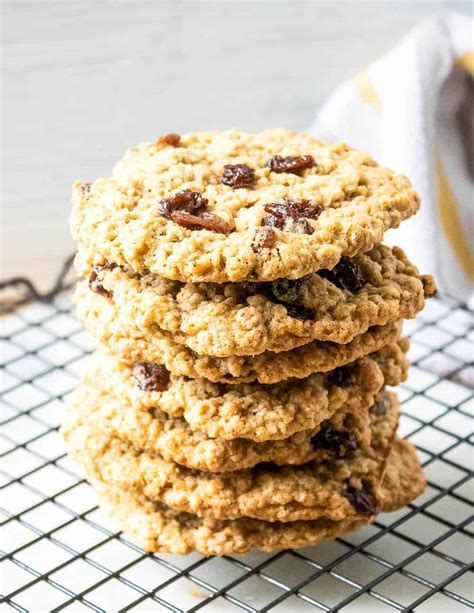 How does Oatmeal Raisin Cookies (To Go) fit into your Daily Goals - calories, carbs, nutrition