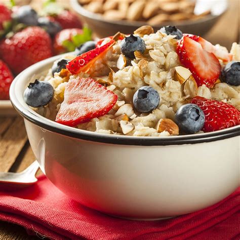 How does Oatmeal with Fruit fit into your Daily Goals - calories, carbs, nutrition