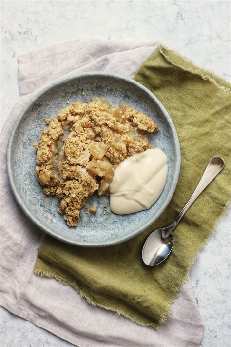 How does Oaty Apple Crumble fit into your Daily Goals - calories, carbs, nutrition