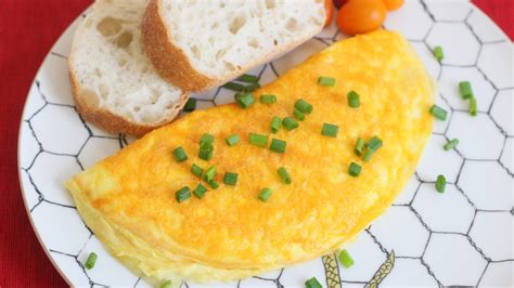 How does Omelet Cheese 2 SLC Toast fit into your Daily Goals - calories, carbs, nutrition