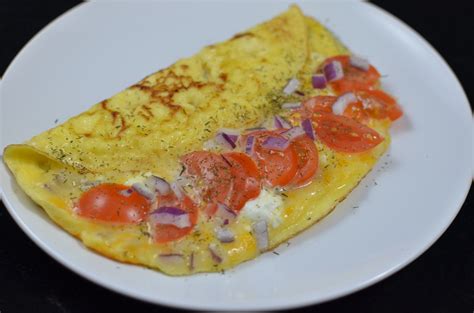 How does Omelette-3 Cheese fit into your Daily Goals - calories, carbs, nutrition