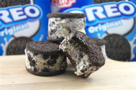 How does Oreo Ice Cream Sandwiches fit into your Daily Goals - calories, carbs, nutrition