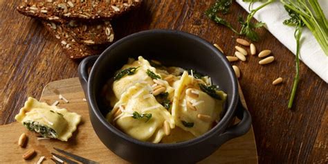 How does Organic Spinach and Cheese Ravioli fit into your Daily Goals - calories, carbs, nutrition