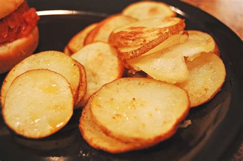 How does Oven Fried Potatoes fit into your Daily Goals - calories, carbs, nutrition