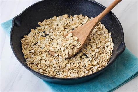 How does Oven Toasted Quick Oats fit into your Daily Goals - calories, carbs, nutrition